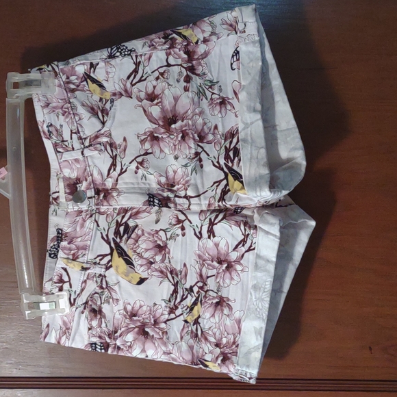 H&M bundle lot 3 booty shorts size 2 blue floral mauve pink floral yellow birds - Picture 2 of 14